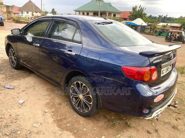 Toyota Corolla 2010 Blue