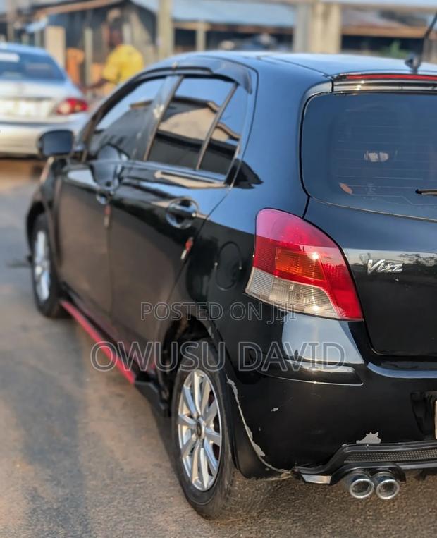 Toyota Vitz 2010 Black
