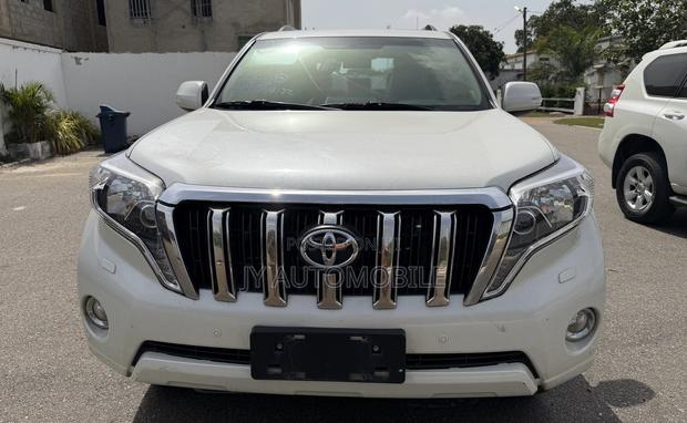 Toyota Land Cruiser Prado 2017 White