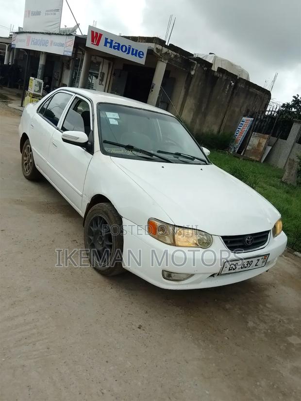 Toyota Corolla 2002 White
