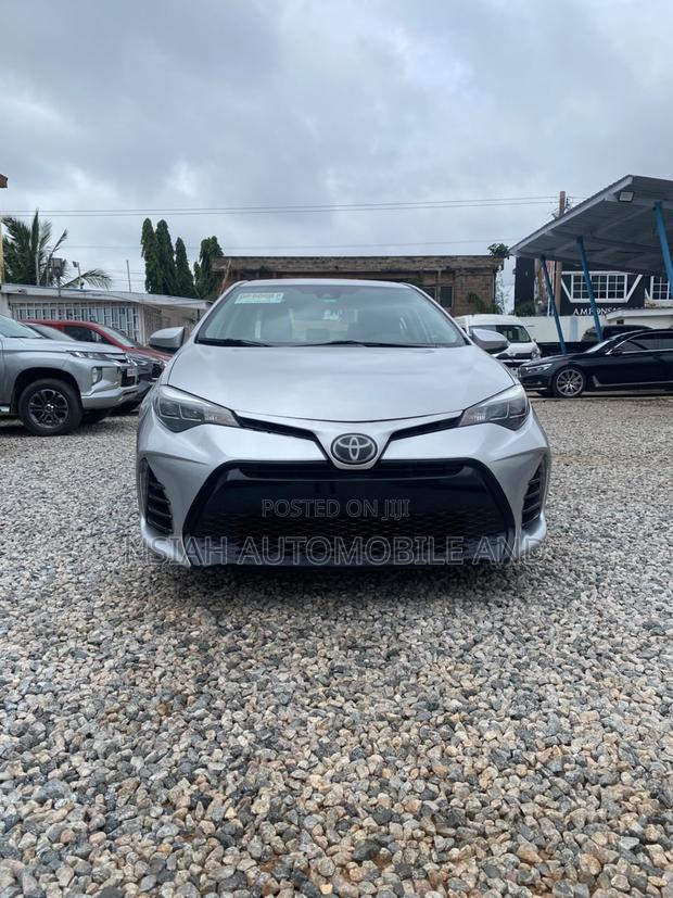 Toyota Corolla SE (1.8L 4cyl 2A) 2019 Silver