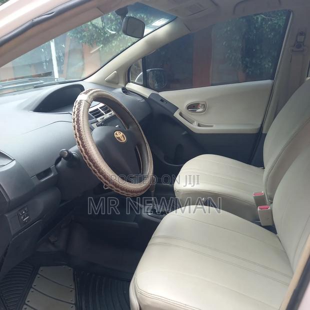 Toyota Vitz 2010 White