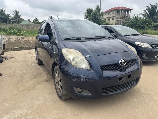 Toyota Yaris Base Hatchback 5dr 2010 Blue