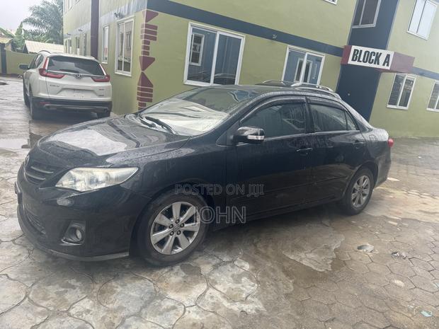 Toyota Corolla Altis 2012 Black