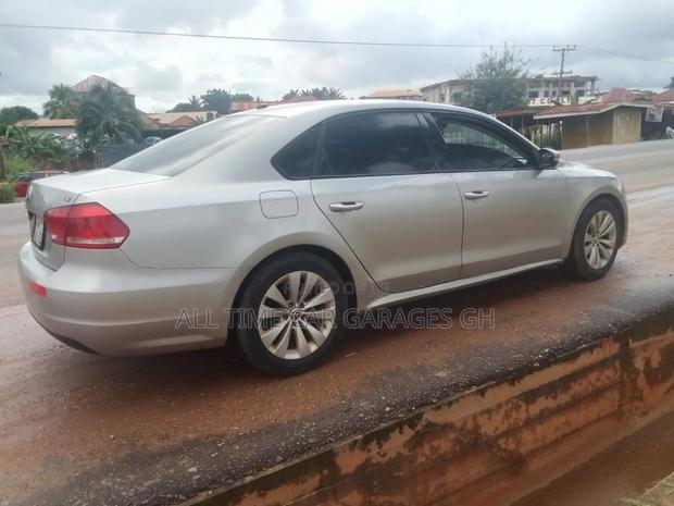Volkswagen Passat 2021 Silver