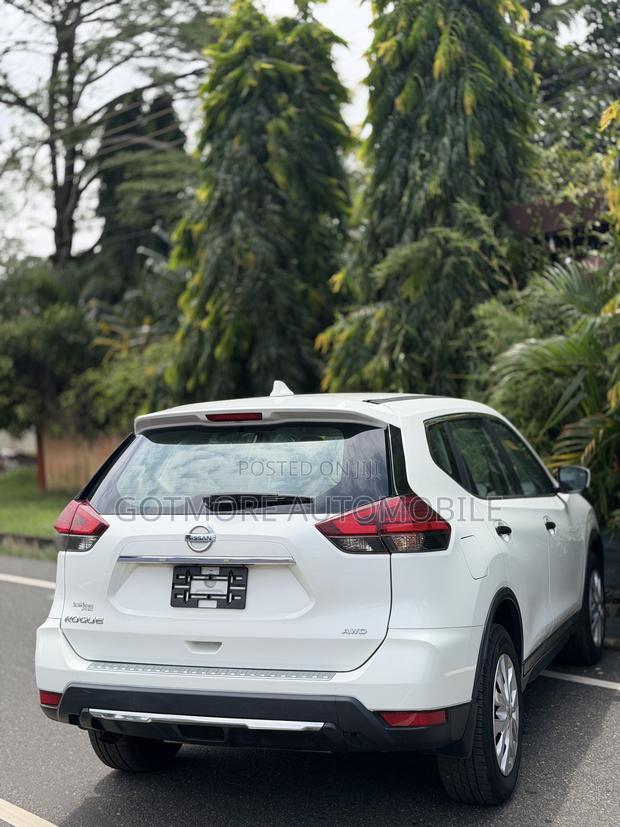 Nissan Rogue S AWD 2017 White