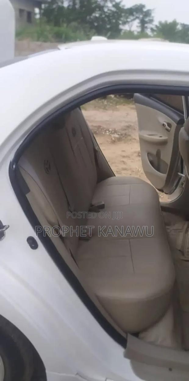 Toyota Corolla 2011 White