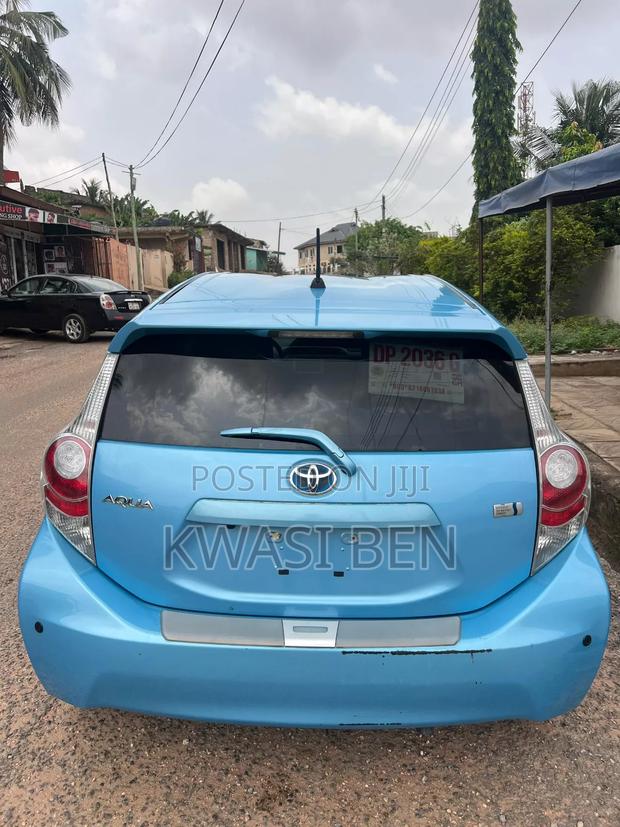 Toyota Aqua 2013 Blue
