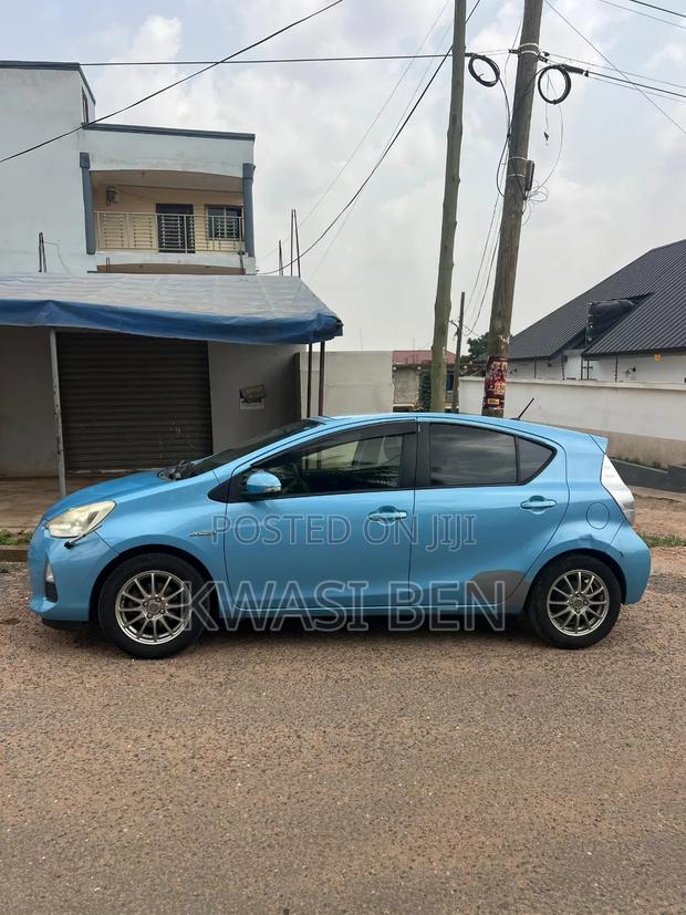 Toyota Aqua 2013 Blue
