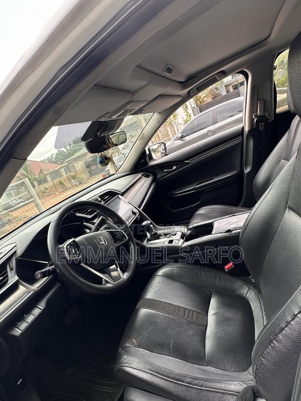 Honda Civic Touring Sedan 2018 White