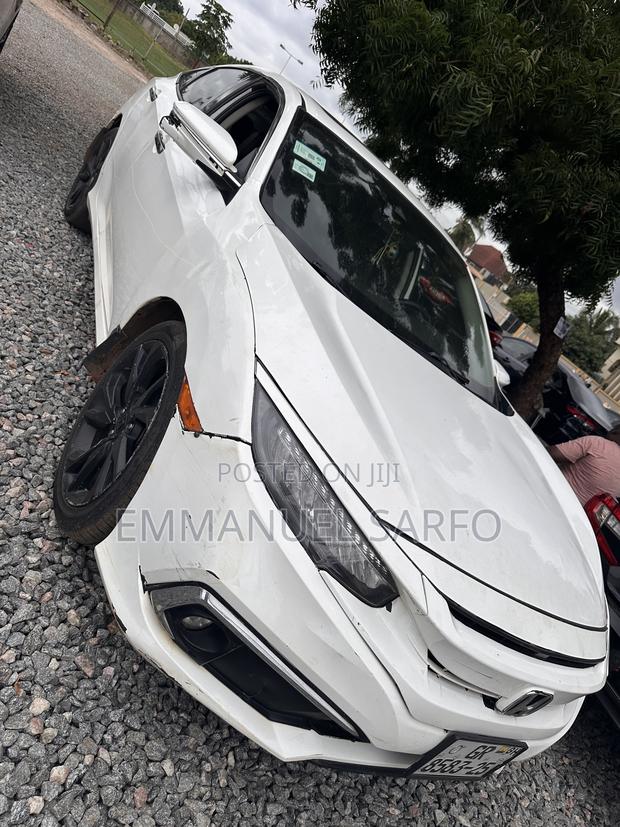 Honda Civic Touring Sedan 2018 White