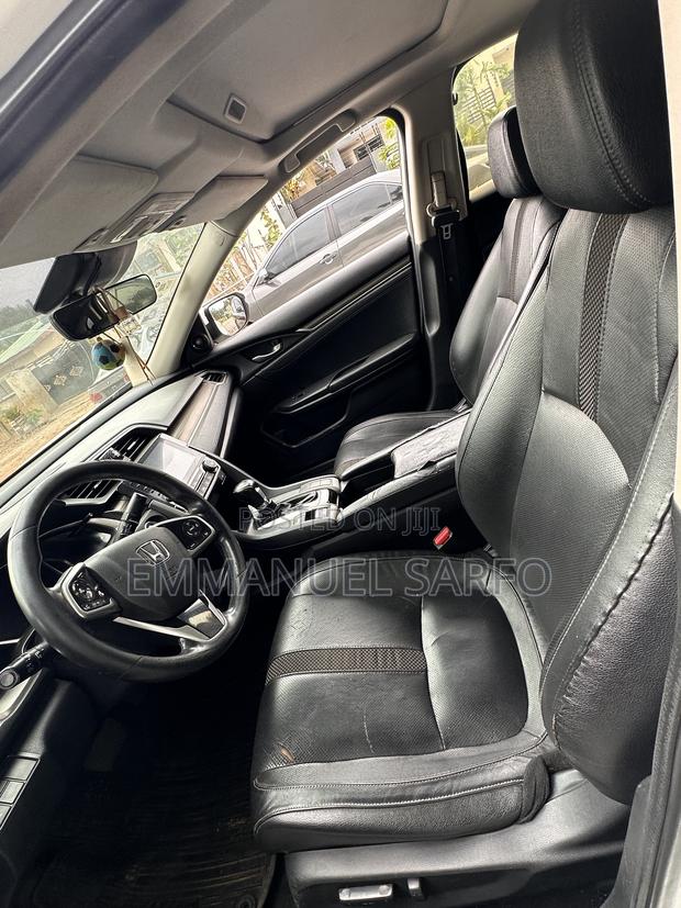 Honda Civic Touring Sedan 2018 White