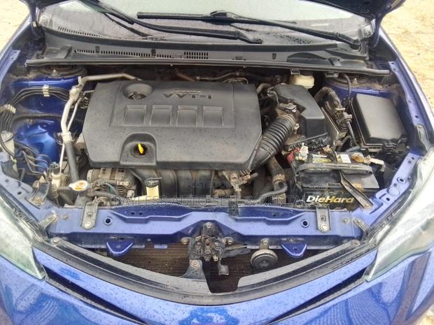 Toyota Corolla SE Special Edition 4dr Sedan (1.8L 4cyl CVT) 2017 Blue