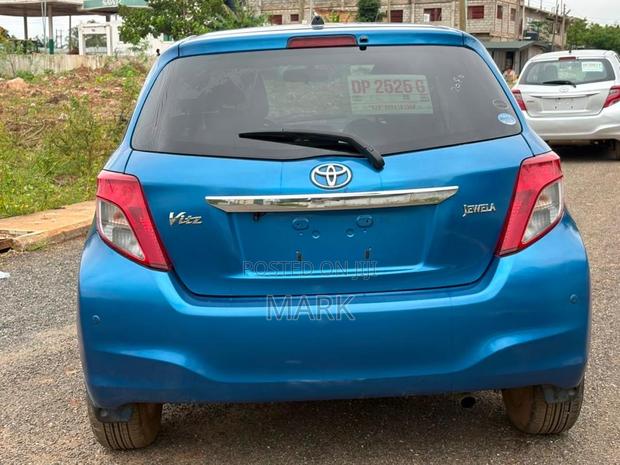 Toyota Vitz 2014 Blue