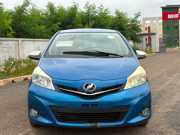 Toyota Vitz 2014 Blue