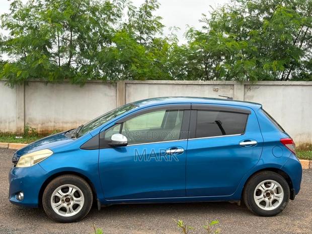 Toyota Vitz 2014 Blue