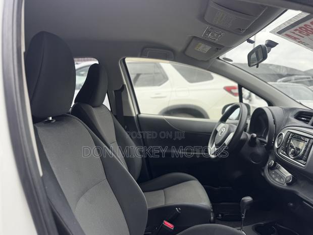 Toyota Vitz 1.3 FWD 5dr 2013 White