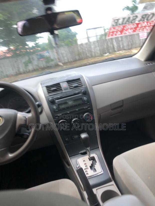 Toyota Corolla LE 4dr Sedan (1.8L 4cyl 4A) 2013 Black