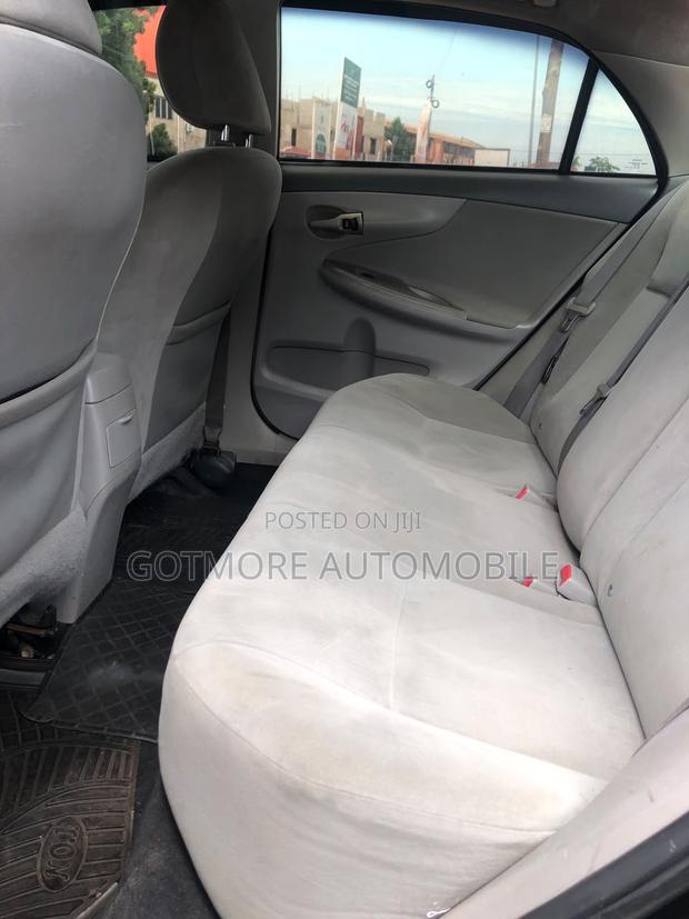 Toyota Corolla LE 4dr Sedan (1.8L 4cyl 4A) 2013 Black