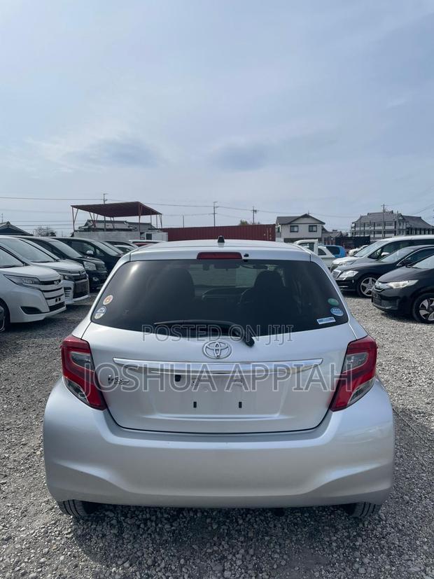 Toyota Vitz 1.3 AWD 5dr 2015 Silver