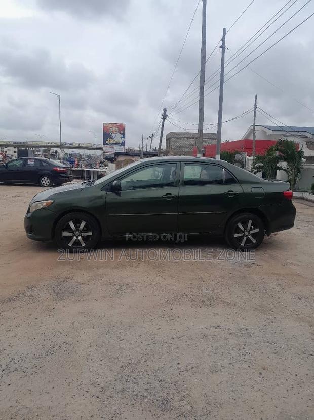 Toyota Corolla 2012 Green