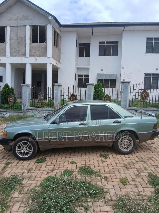 Mercedes-Benz 190E 1991 Green