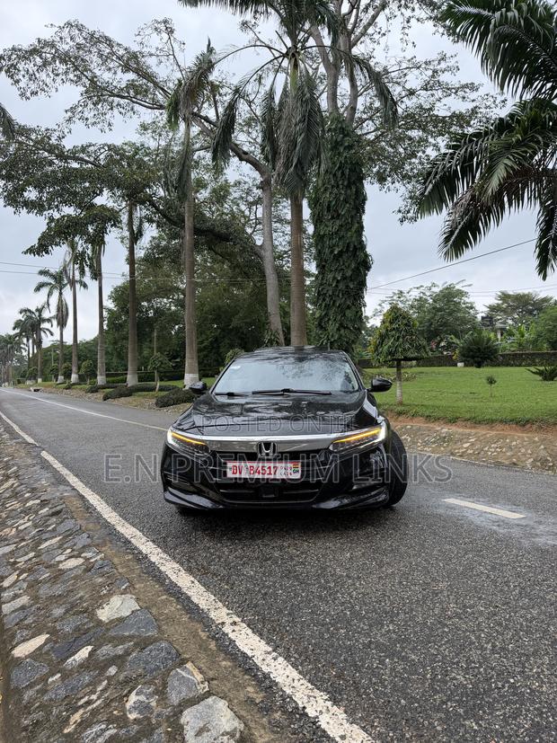 Honda Accord Touring 2.0T 2018 Black