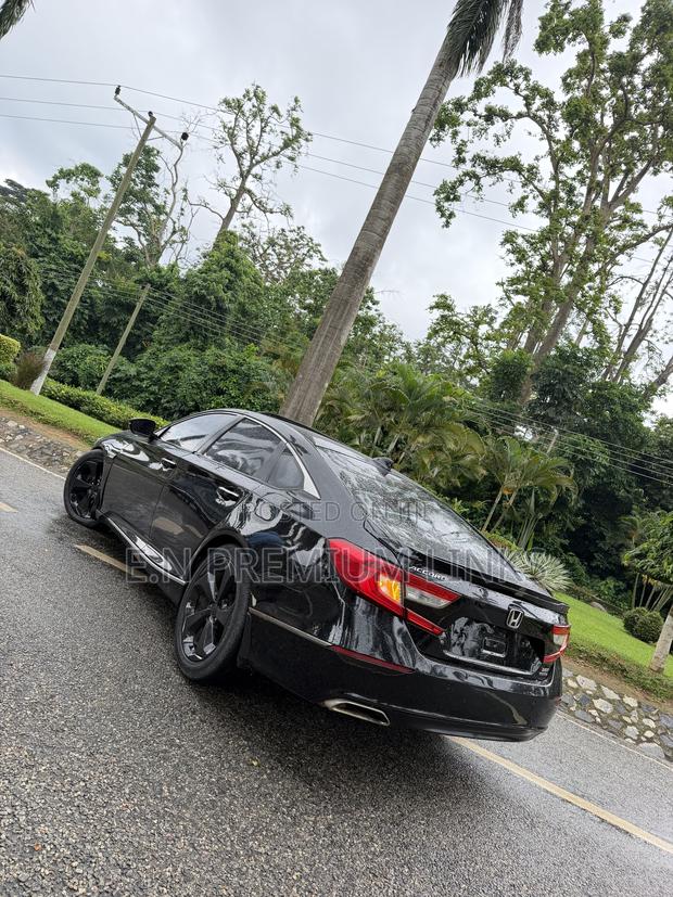 Honda Accord Touring 2.0T 2018 Black