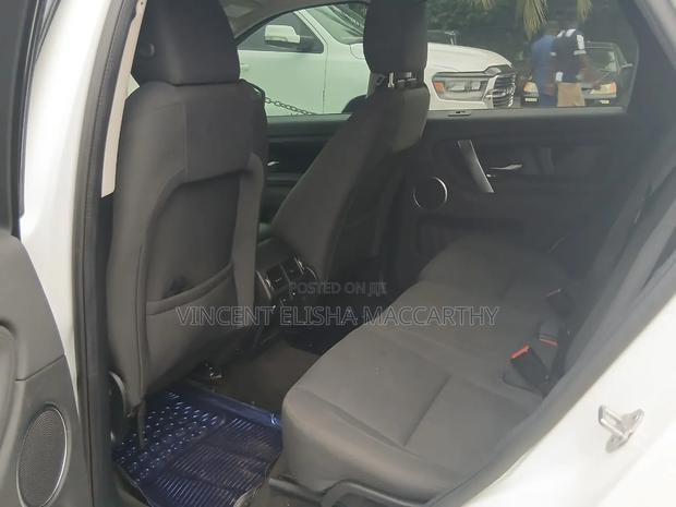 Land Rover Discovery Sport 2020 White