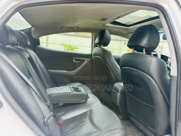 Hyundai Elantra Limited 4dr Sedan (1.8L 4cyl 6A) 2015 White