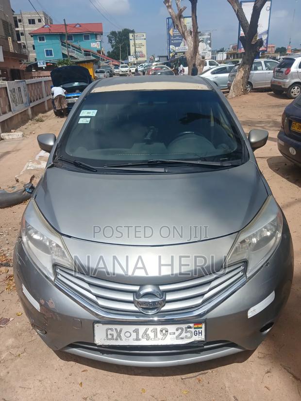 Nissan Versa 1.6 SV 4dr Sedan (1.6L 4cyl CVT) 2015 Gray