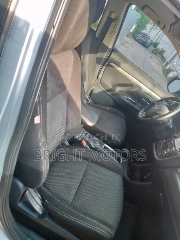 Mitsubishi Outlander 2016 Silver