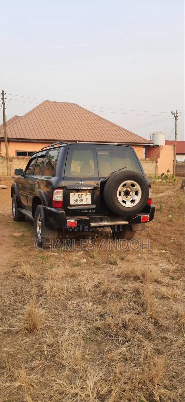 Nissan Patrol 2001 Black