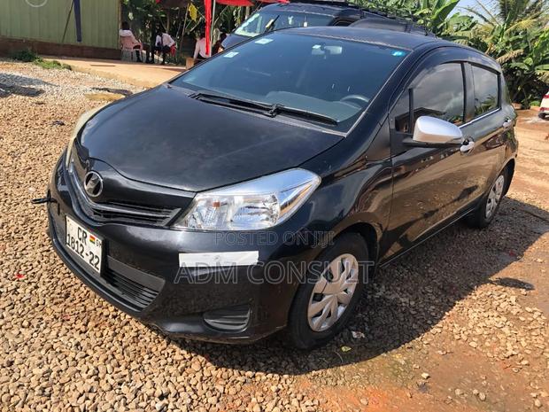 Toyota Vitz 2012 Black