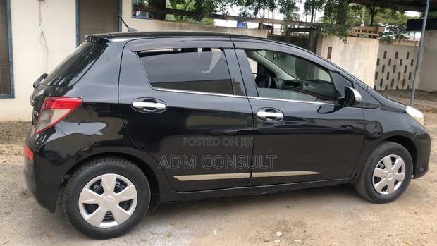 Toyota Vitz 2012 Black