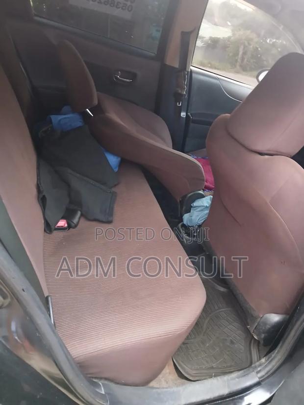 Toyota Vitz 2012 Black