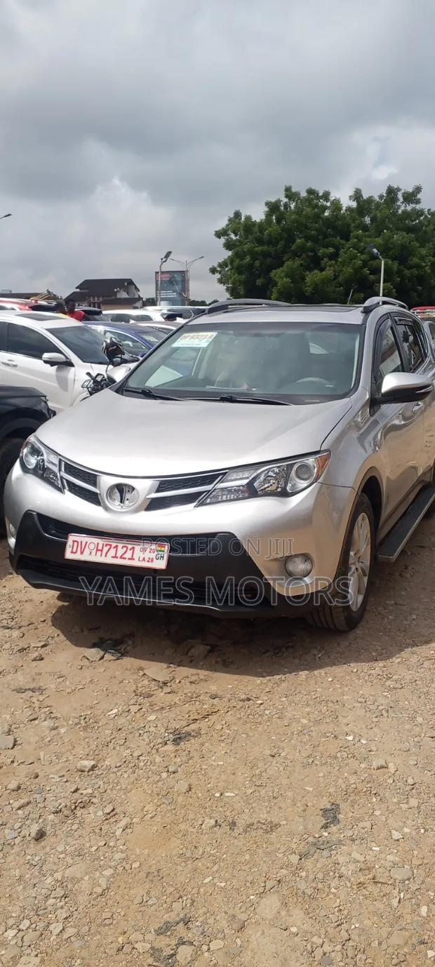 Toyota RAV4 Limited 4dr SUV AWD (2.5L 4cyl 6A) 2015 Silver