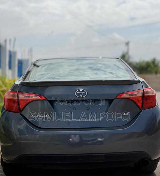 Toyota Corolla LE Eco (1.8L 4cyl 2A) 2019 Gray