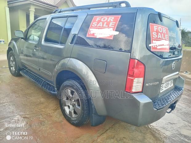 Nissan Pathfinder LE 4x4 2008 Gray