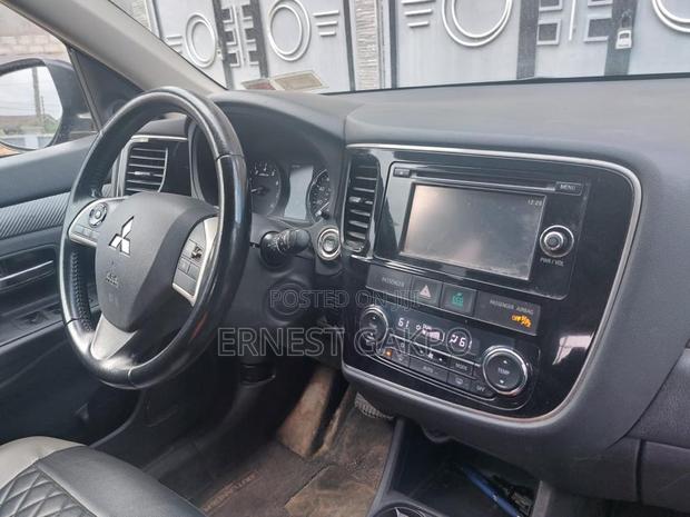 Mitsubishi Outlander 2014 Black