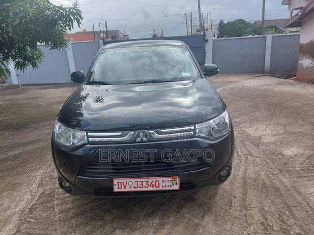Mitsubishi Outlander 2014 Black
