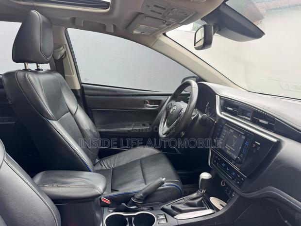 Toyota Corolla XSE 4dr Sedan (1.8L 4cyl CVT) 2017 Gray