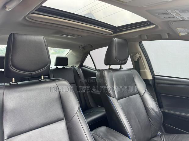 Toyota Corolla XSE 4dr Sedan (1.8L 4cyl CVT) 2017 Gray