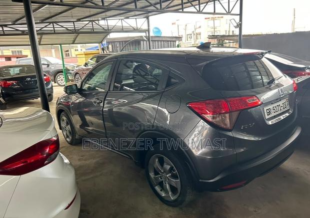 Honda HR-V 4dr SUV (1.5L 4cyl CVT) 2016 Gray
