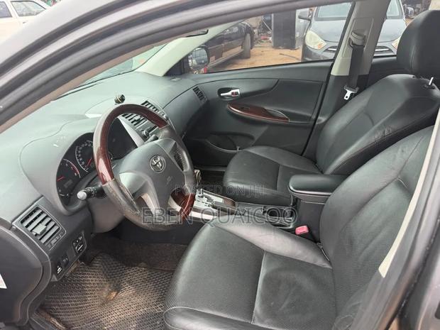 Toyota Corolla 2012 Gray