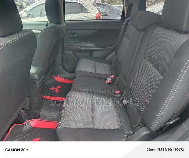 Mitsubishi Outlander 2018 Blue