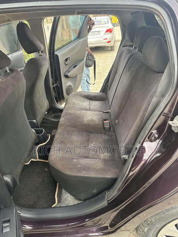 Toyota Vitz 1.3 AWD 5dr 2012 Purple
