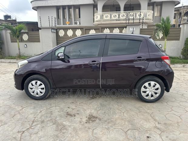 Toyota Vitz 1.3 AWD 5dr 2012 Purple
