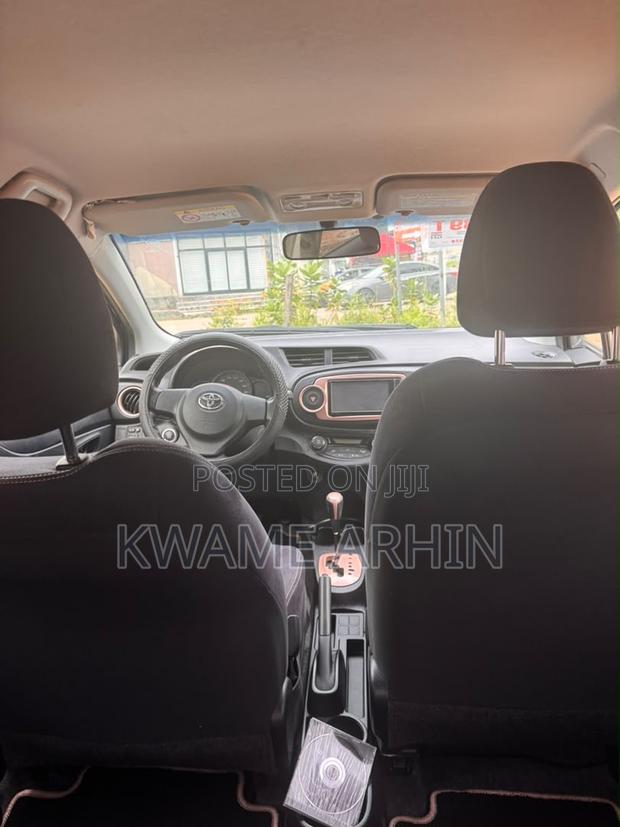 Toyota Vitz 1.3 AWD 5dr 2013 Burgundy