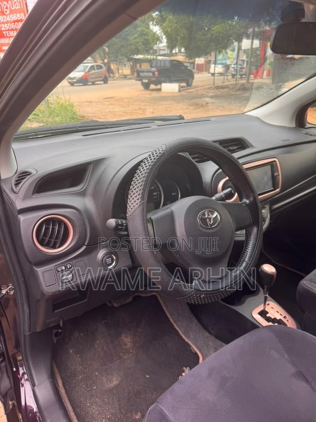 Toyota Vitz 1.3 AWD 5dr 2013 Burgundy